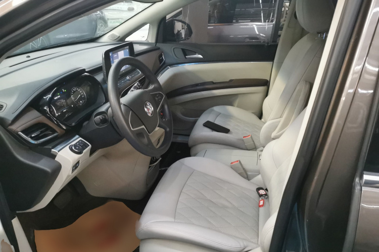 别克GL8 2023款 陆上公务舱 舒适型中控内饰19