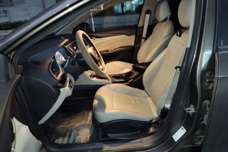 别克 英朗 2015款 18T 双离合精英型中控内饰19