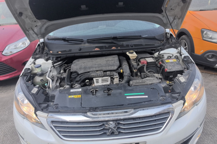 标致308S 2015款 1.2T 自动劲驰版局部细节24