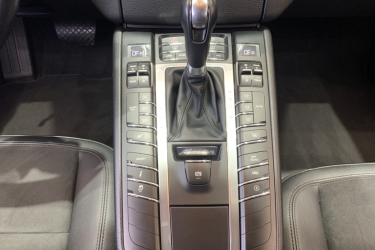 保时捷 2017款  Macan 2.0T中控内饰7003