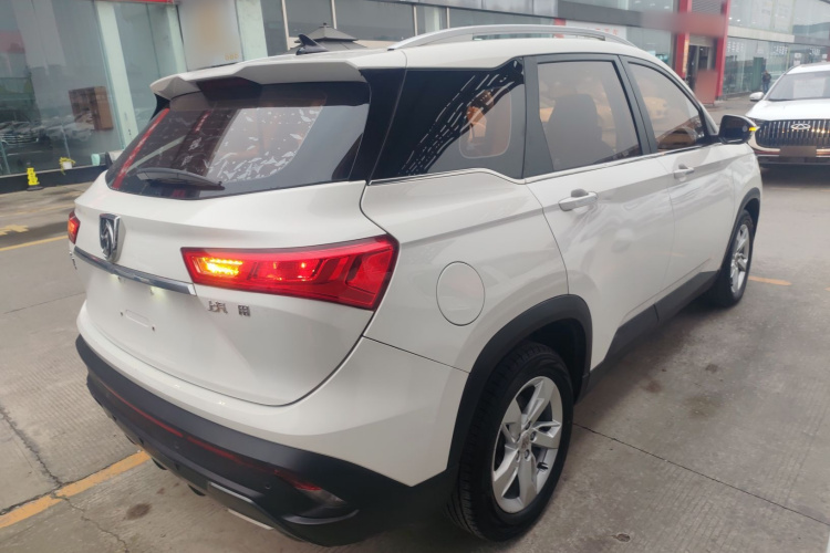 宝骏530 2019款 1.5T CVT豪华型 国V车身外观7