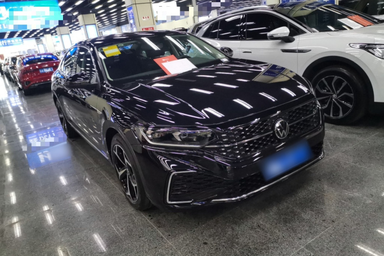 大众 帕萨特 2024款 330TSI 星空精英版车身外观3