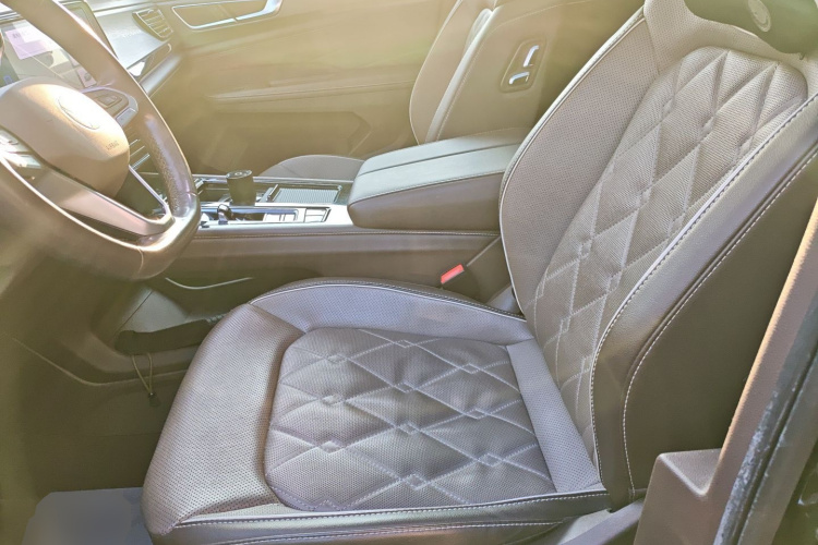 大众 威然 2022款 380TSI 尊贵版中控内饰19