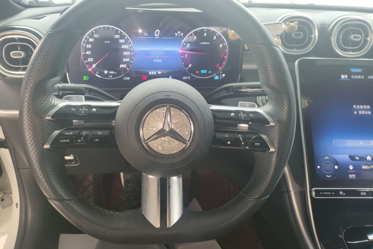 奔驰C级 2022款 C 200 L 运动版局部细节13