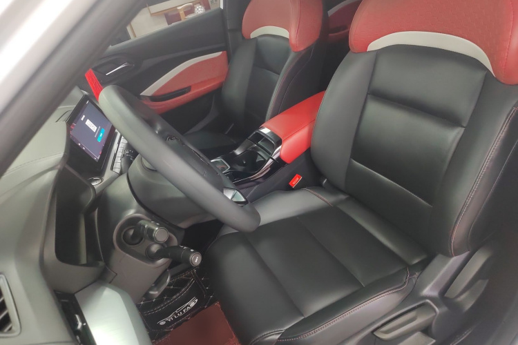 名爵 MG5 2022款 180DVVT CVT青春豪华版局部细节19