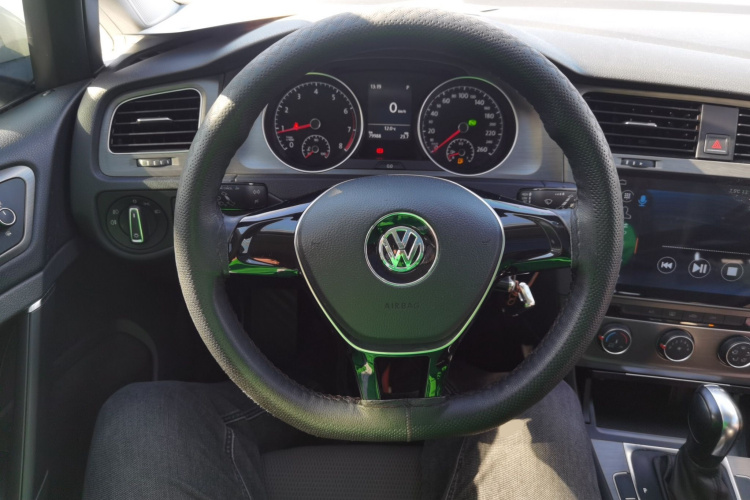 大众 高尔夫 2016款 230TSI 自动舒适型中控内饰13