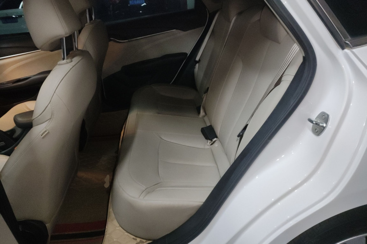 别克 英朗 2021款 典范 1.5L 自动精英型中控内饰21