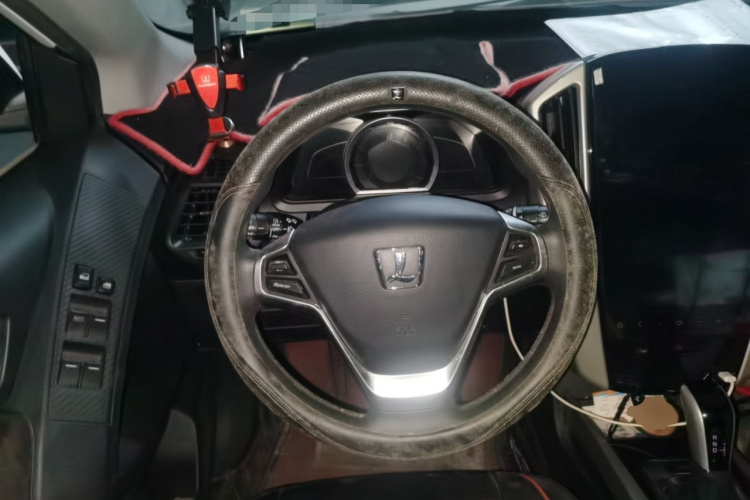 纳智捷 优6 SUV 2018款 1.8T 经典舒适版中控内饰13