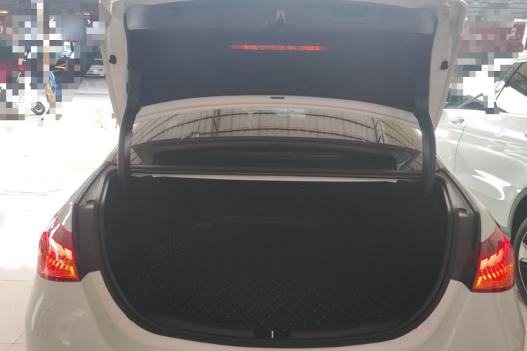 奔驰C级 2024款 改款 C 260 L 运动版机舱底盘23