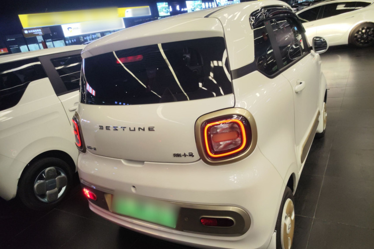 奔腾小马 2025款 222km 灵动马车身外观6