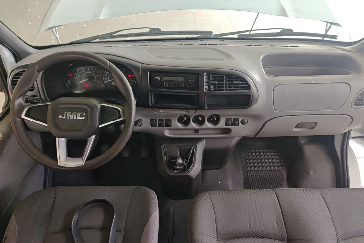 江铃 特顺 2019款 2.8T商运型短轴中顶6座国VI JX493中控内饰12