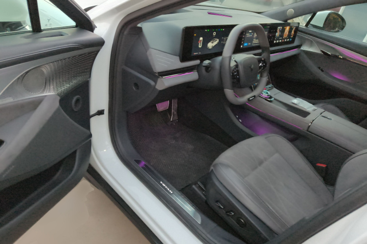 岚图汽车 岚图追光 2023款 四驱长续航版中控内饰7003