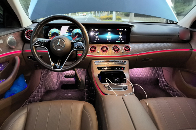 奔驰E级 2021款 改款 E 300 L 时尚型中控内饰7002