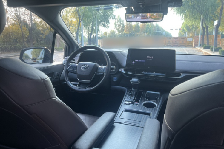 丰田 赛那SIENNA 2021款 2.5L混动 铂金版中控内饰7013