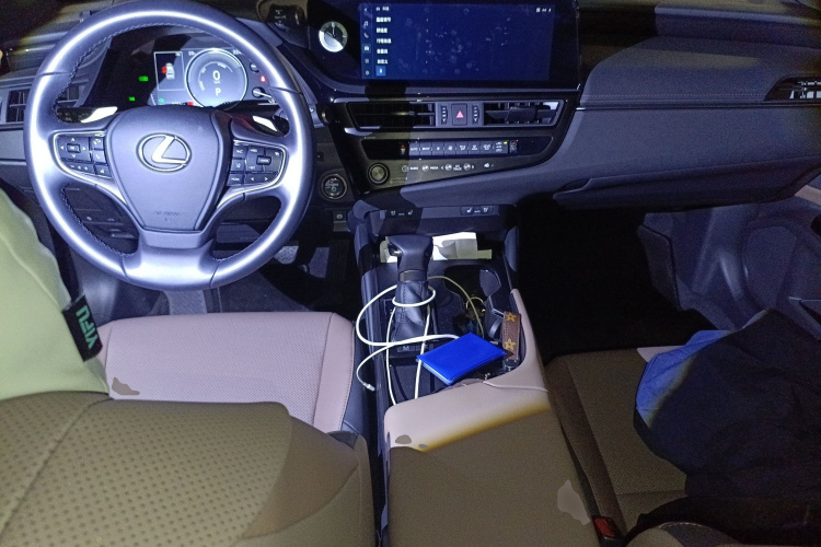 雷克萨斯ES 2022款 300h 臻享版中控内饰12