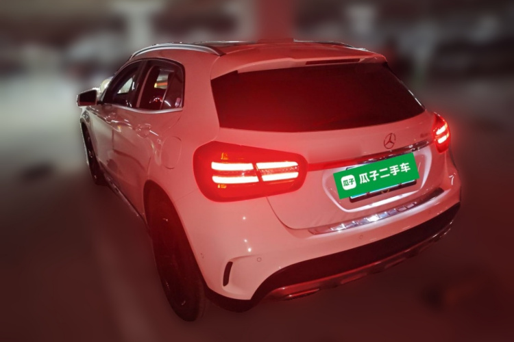 奔驰GLA 2019款 GLA 200 时尚型车身外观5