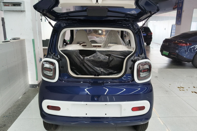 奔腾小马 2026款 222km 萌趣马 Plus机舱底盘23