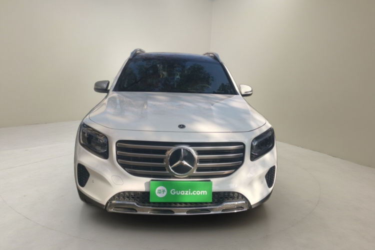 奔驰GLB 2025款 GLB 220 动感型车身外观2