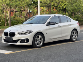 宝马1系 2017款 118i 设计套装型