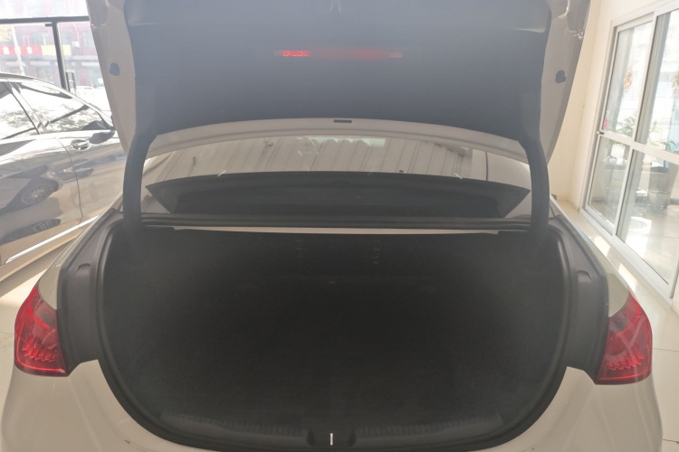 奔驰C级 2024款 改款 C 260 L 运动版局部细节23