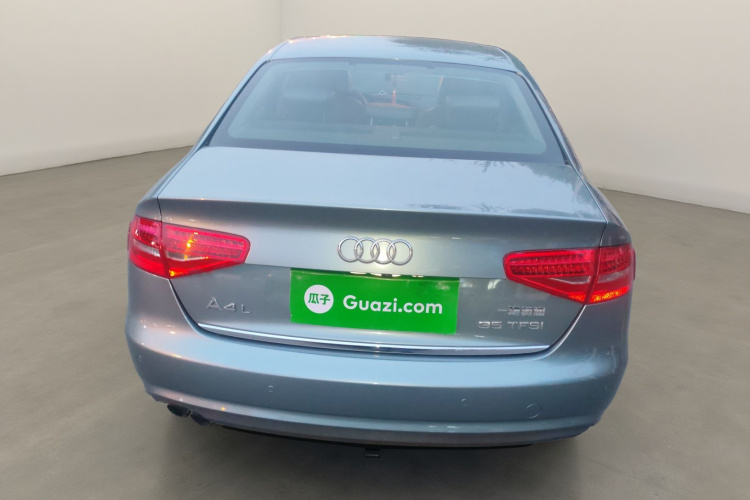 奥迪A4L 2013款 35 TFSI 自动标准型车身外观6