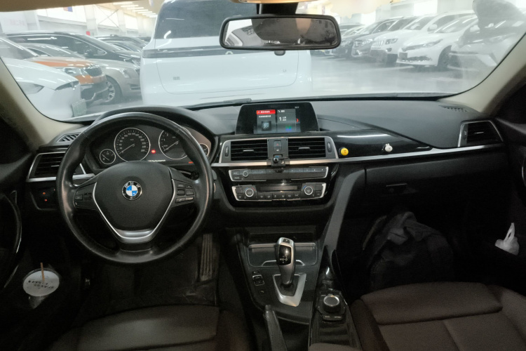 宝马3系 2018款 320Li 时尚型中控内饰12