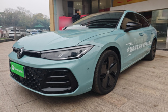 大众 帕萨特 2025款 Pro 380TSI 星空龙尊版