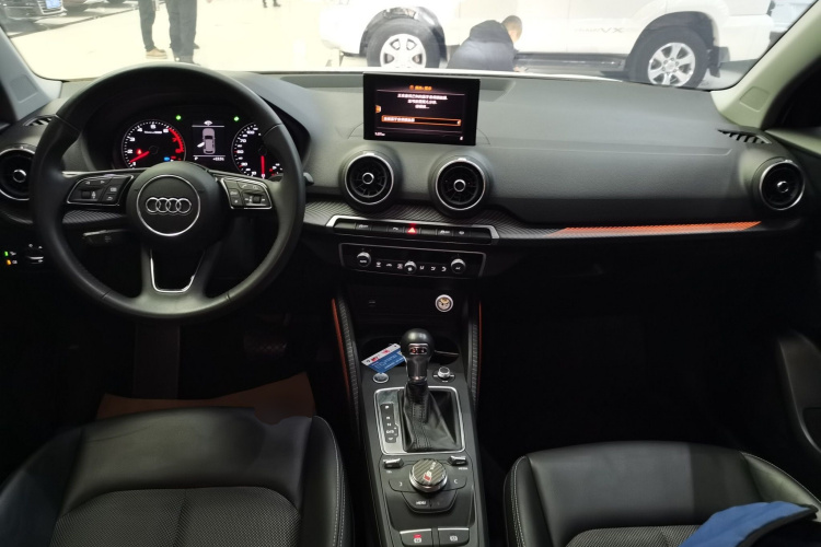 奥迪Q2L 2021款 35 TFSI 时尚动感型中控内饰12