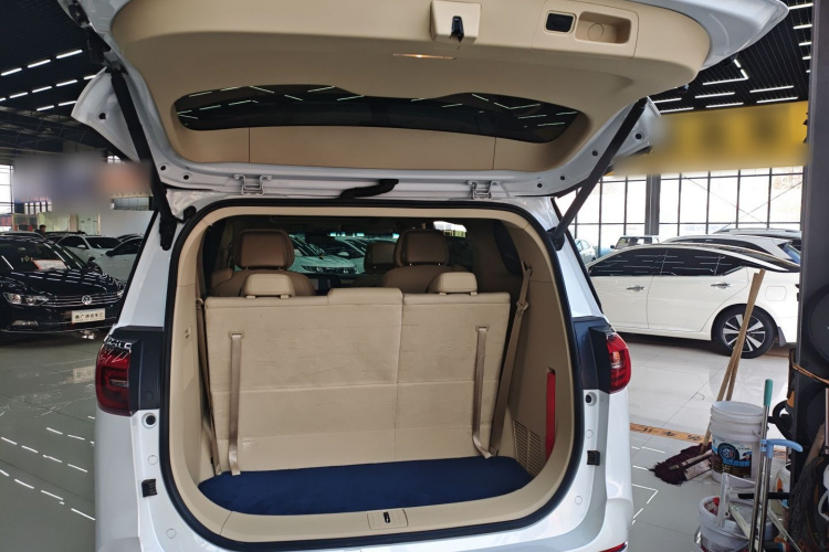 别克GL8 2022款 ES陆尊 653T 豪华型机舱底盘23