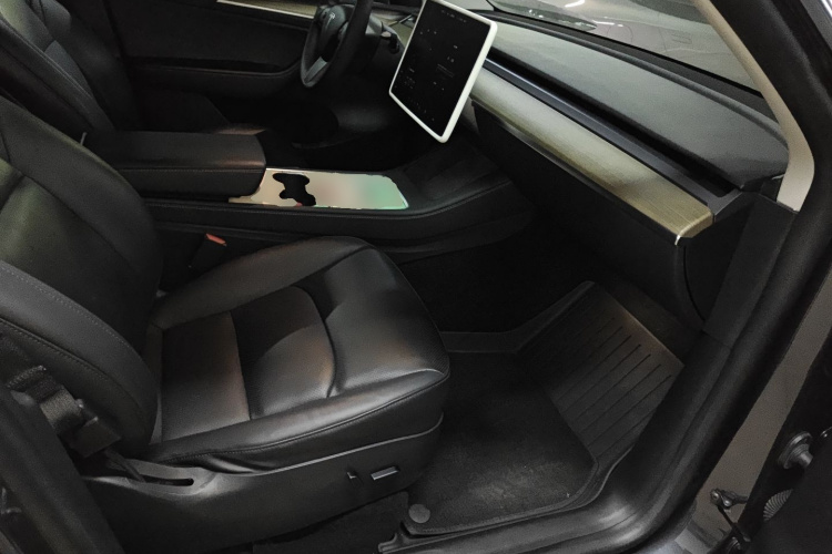 特斯拉 Model Y 2022款 后轮驱动版局部细节41