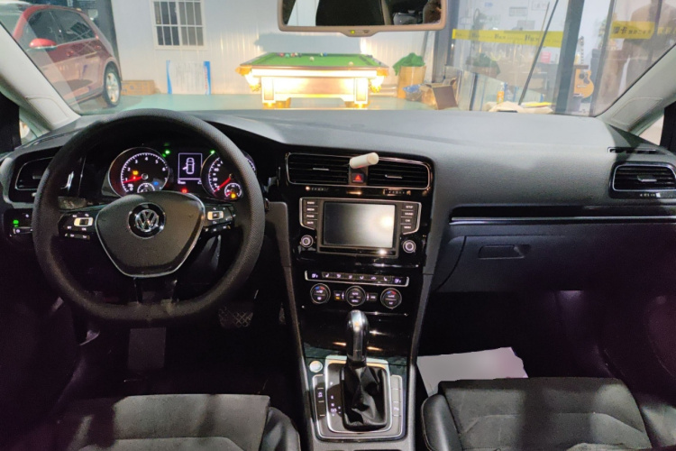 大众 高尔夫 2016款 280TSI 自动旗舰型中控内饰12