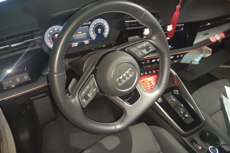 奥迪A3 2022款 Sportback 35 TFSI 豪华运动型中控内饰13