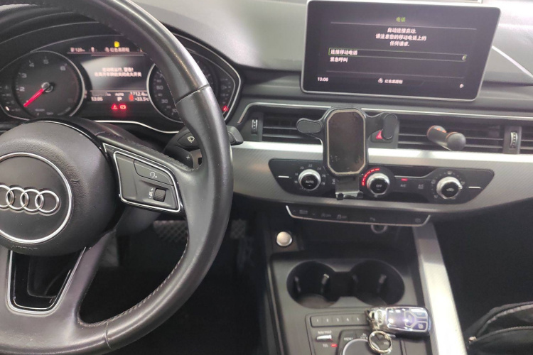 奥迪A4L 2017款 Plus 40 TFSI 进取型中控内饰7002