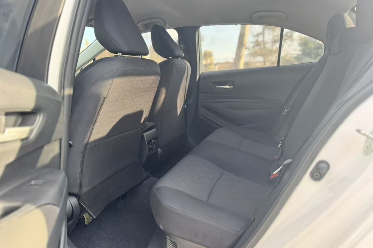 丰田 卡罗拉 2023款 1.8L 智能电混双擎 先锋版中控内饰7003