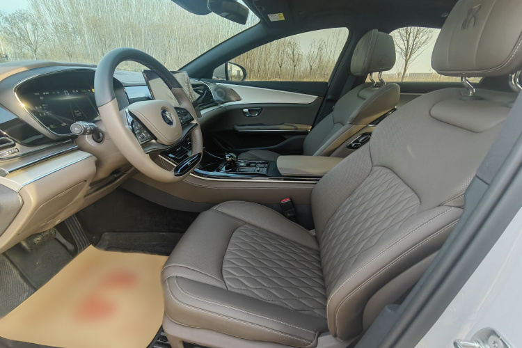 比亚迪 汉 2025款 EV 506KM尊贵型中控内饰7001