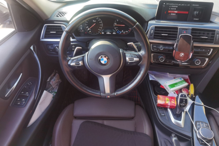 宝马3系 2018款 320Li 领先型M运动套装中控内饰13