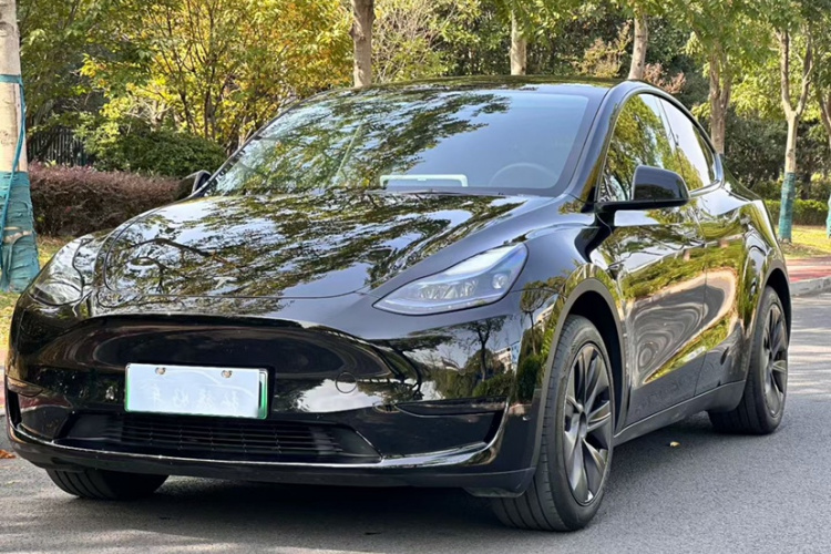 特斯拉 Model Y 2023款 后轮驱动版车身外观1