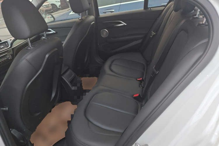 宝马1系 2021款 120i M运动版中控内饰21