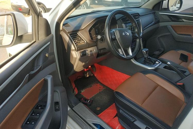 上汽大通MAXUS 大通T70 2019款 2.0T柴油自动四驱舒享型标箱高底盘中控内饰7003