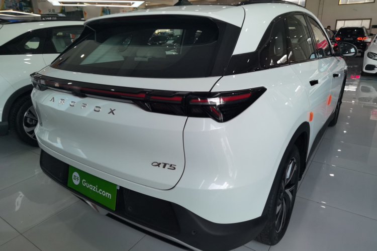ARCFOX极狐 极狐 阿尔法T5(ARCFOX αT5) 2024款 520 PRO车身外观6005