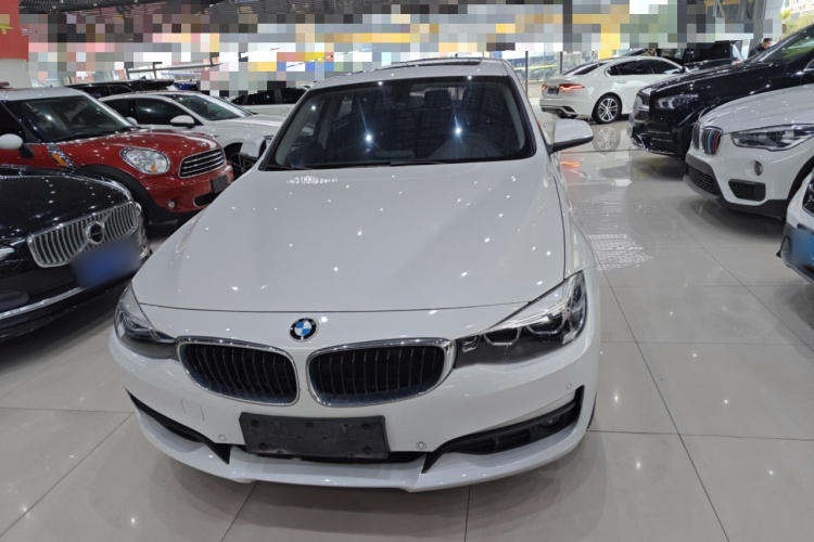 宝马3系GT 2019款 320i 时尚型车身外观2