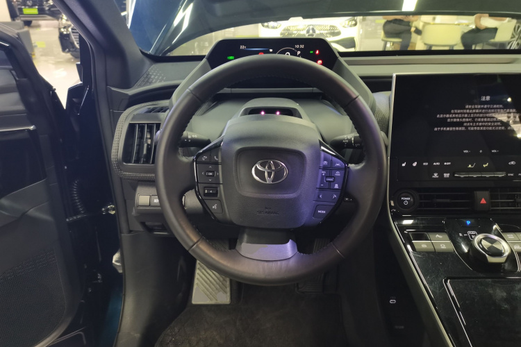 一汽丰田bZ4X 2022款 四驱高性能PRO版中控内饰13