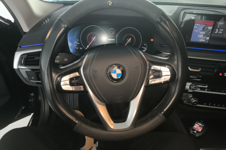 宝马5系新能源 2019款 改款 530Le 豪华套装中控内饰13