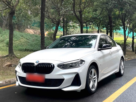 宝马1系 2021款 改款 120i M运动曜夜版