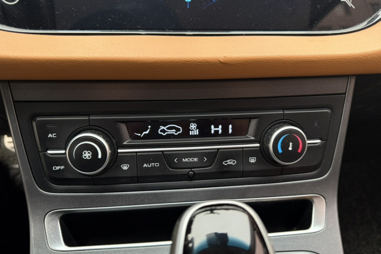 吉利汽车 远景S1 2018款 1.4T CVT锋驰型中控内饰7015