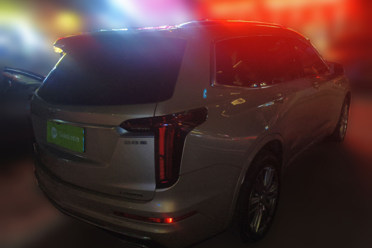 凯迪拉克XT6 2022款 2.0T 七座四驱豪华型车身外观7