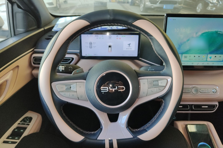 比亚迪 海鸥 2025款 智驾版 305km 自由版中控内饰13