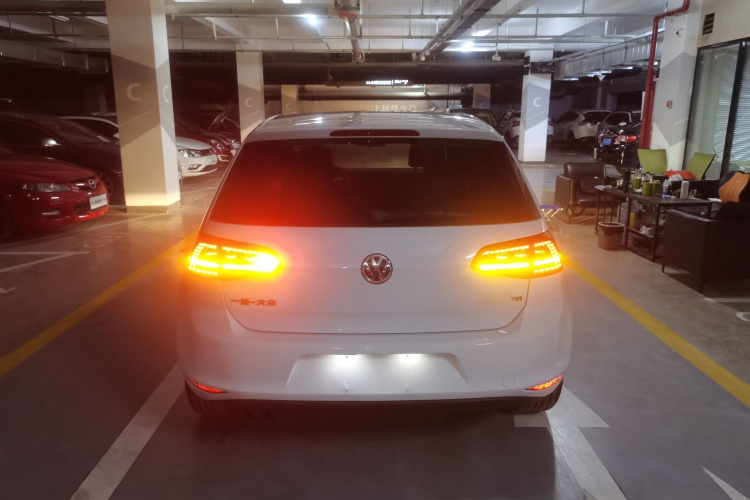 大众 高尔夫 2014款 1.4TSI 自动舒适型车身外观6