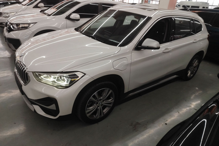 宝马X1新能源 2021款 xDrive30Le 尊享型车身外观6003