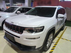 Jeep 指挥官 2018款 2.0T 两驱进享版 国V
